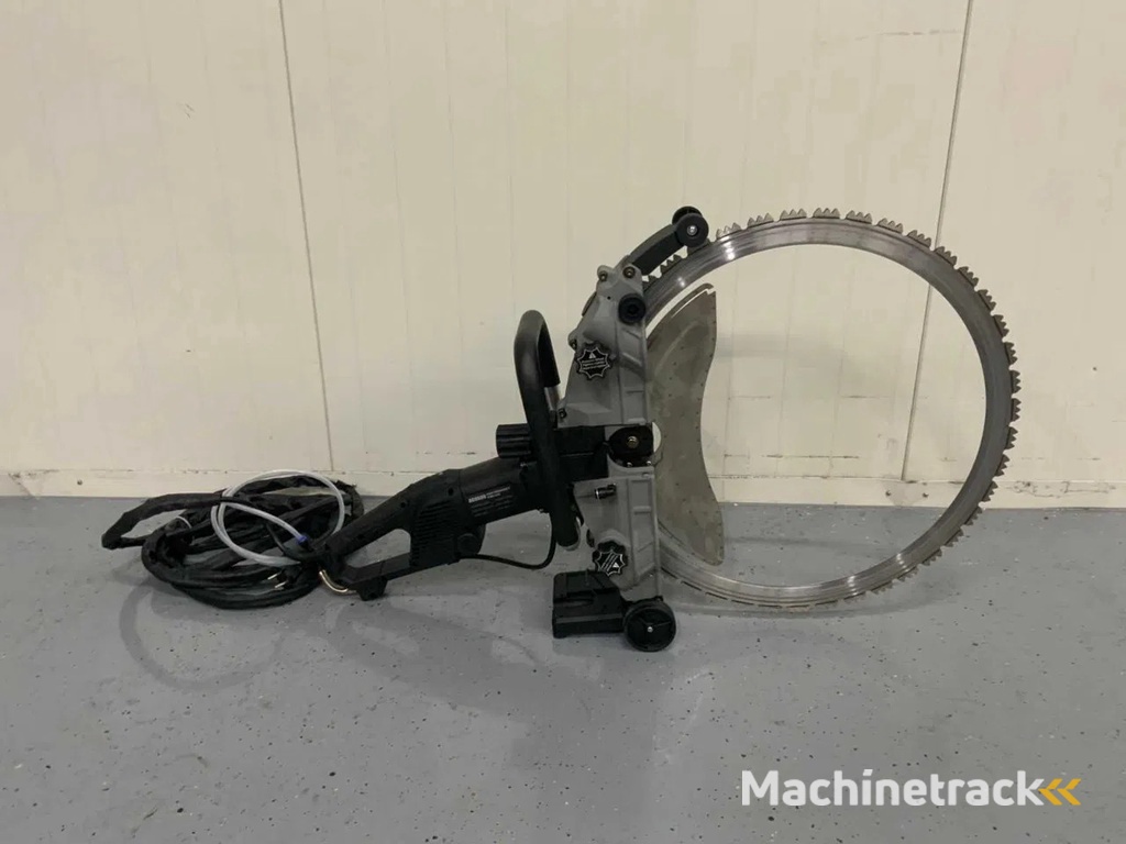 Ultra Force Equipment AC8600 Ringzaag