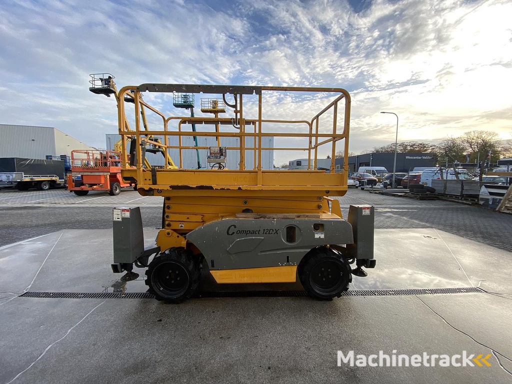 Haulotte Compact 12DX, Schaar hoogwerker, 4X4 Diesel