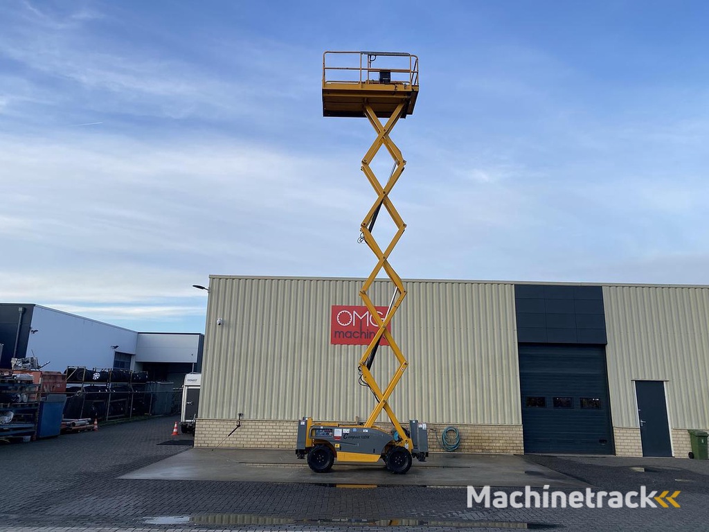Haulotte Compact 12DX, Schaar hoogwerker, 4X4 Diesel