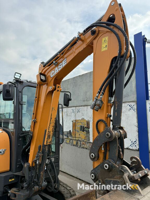 Case CX26C