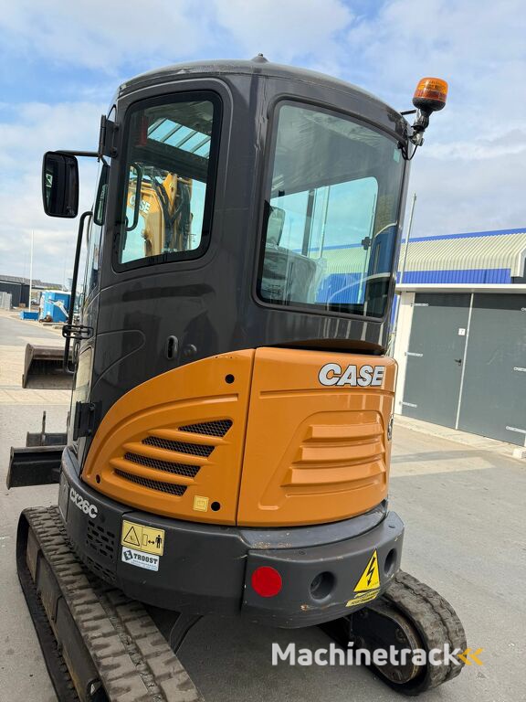 Case CX26C