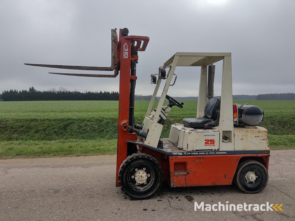 nissan 25