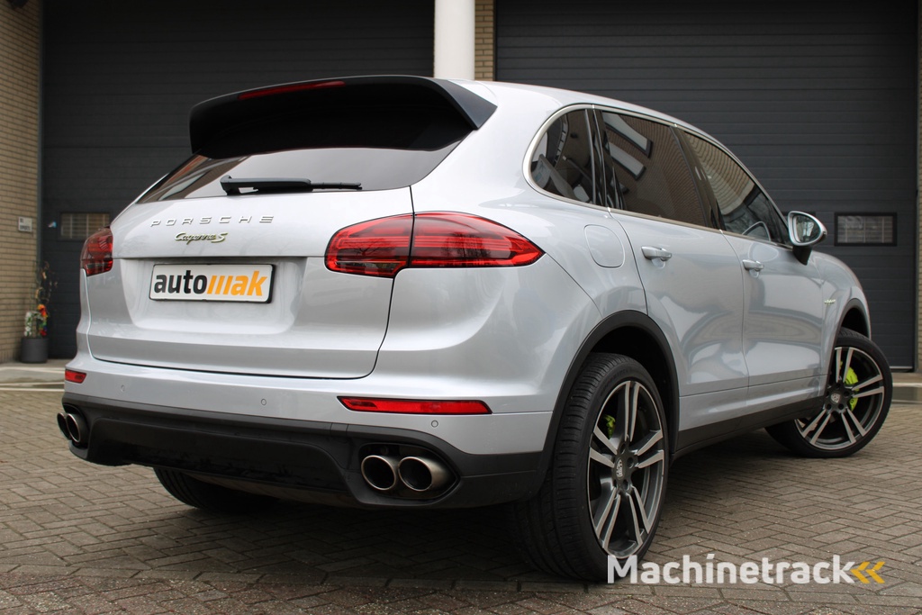 Porsche Cayenne 3.0 S E-Hybrid Hybride - Automaat - 334 pk - Pano - Luchtvering