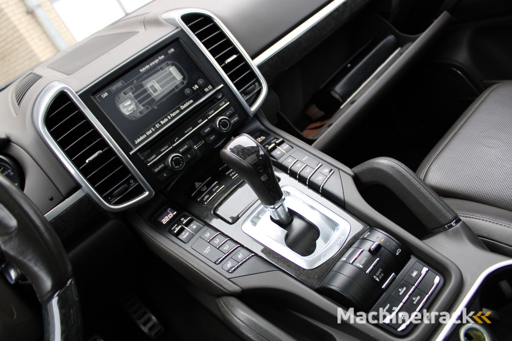 Porsche Cayenne 3.0 S E-Hybrid Hybride - Automaat - 334 pk - Pano - Luchtvering