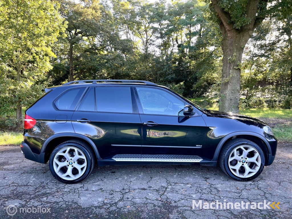 BMW E70 X5 3.0D xDrive Pano Leder CarPlay Stuur.vw  20” ✔️
