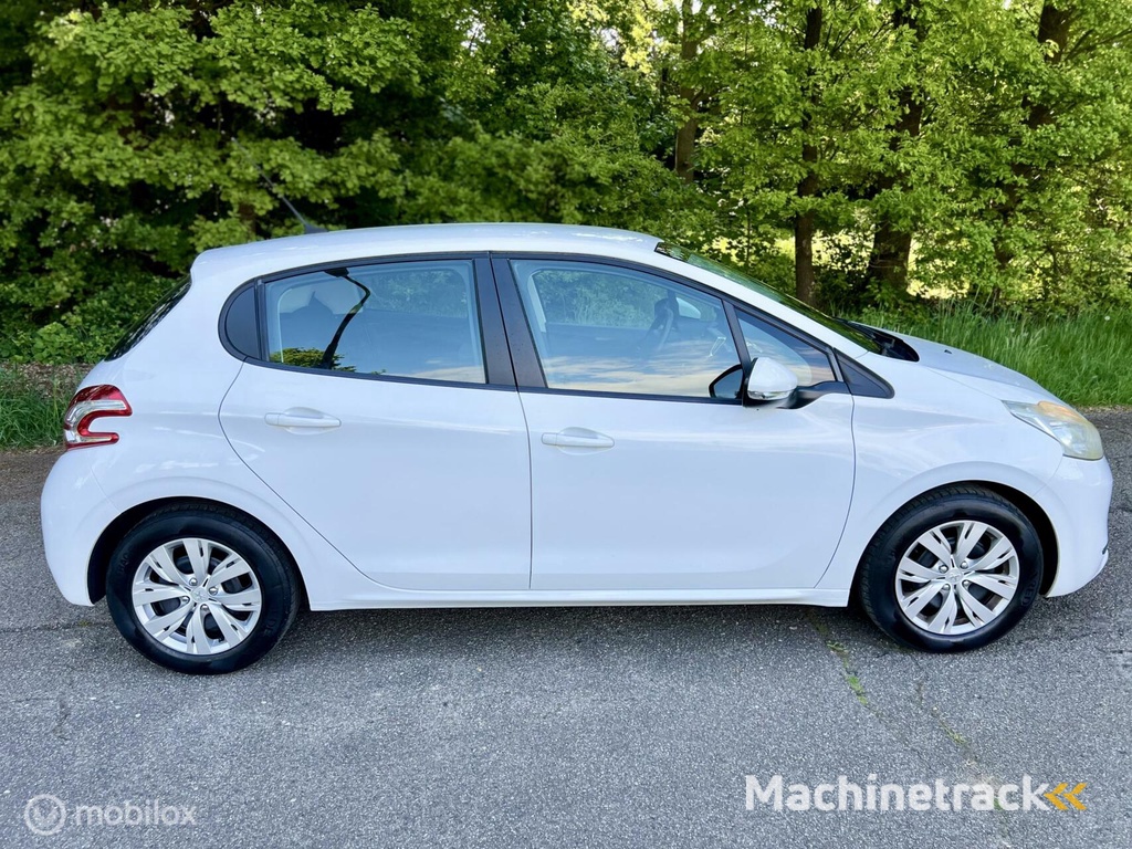 Peugeot 208 1.2 VTi Wit 5drs PDC Airco Touchscreen NAP ✅