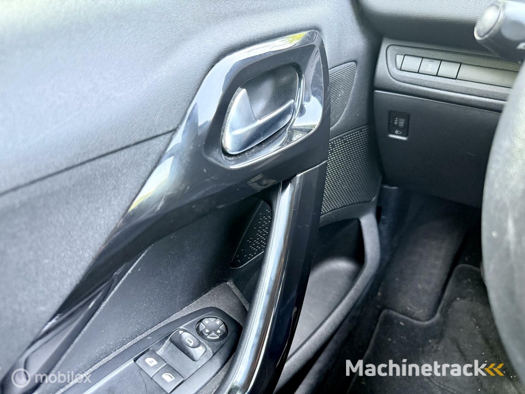 Peugeot 208 1.2 VTi 5drs Xenon Airco Navigatie NAP ✅