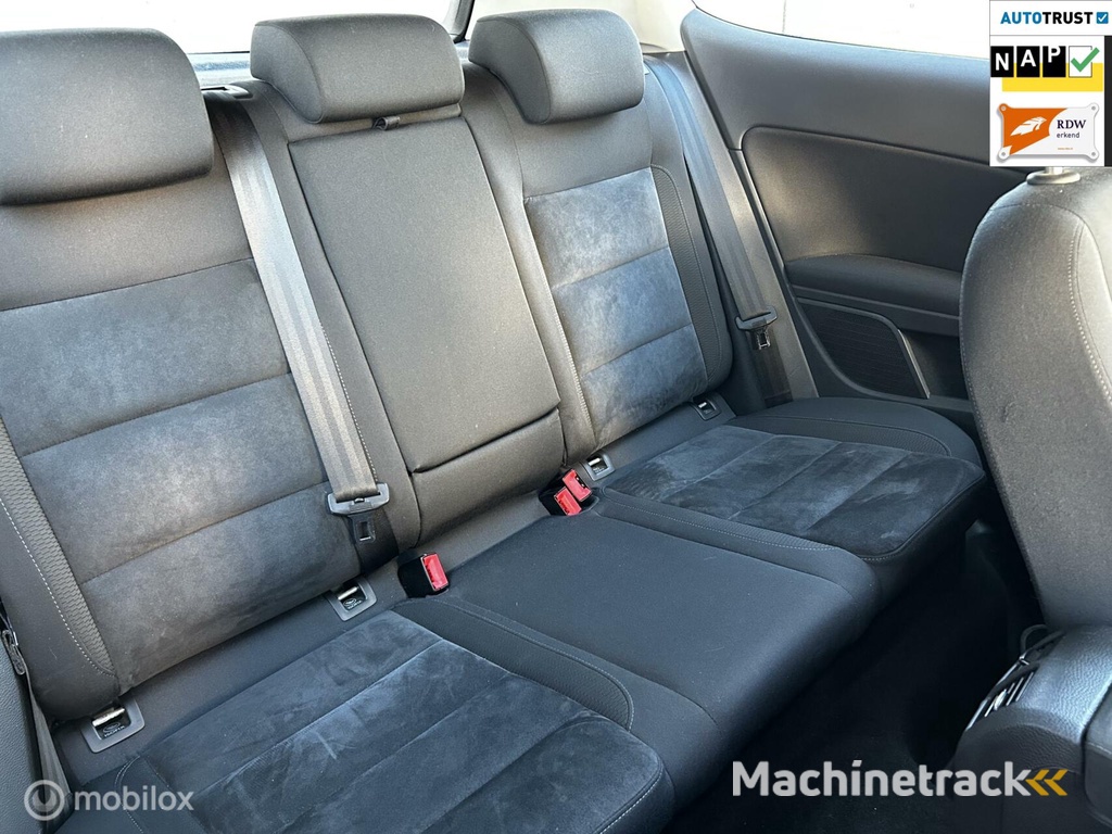 Volkswagen Golf 1.4 TSI Highline/STOELV/APK/AIRCO/PDC/