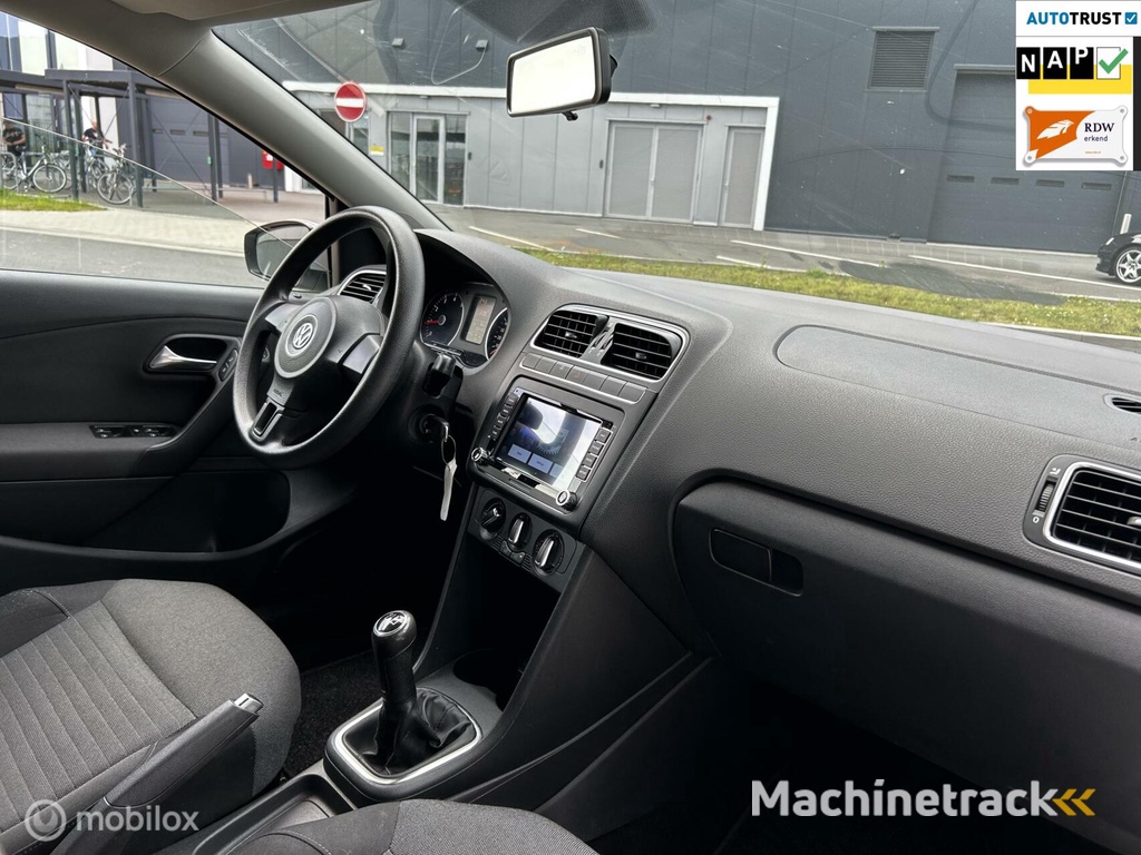 Volkswagen Polo 1.4-16V Comfortline/APK/AIRCO/BLUETOOTH/NAVI