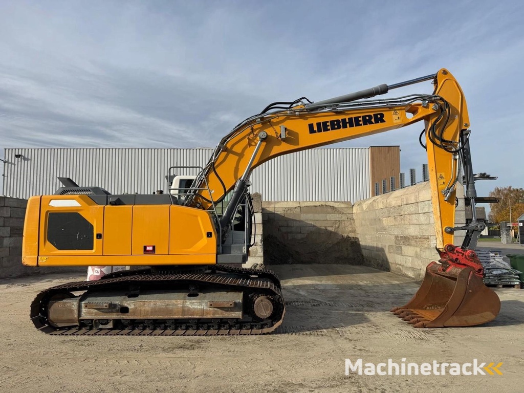 Liebherr R922 LC WW1200