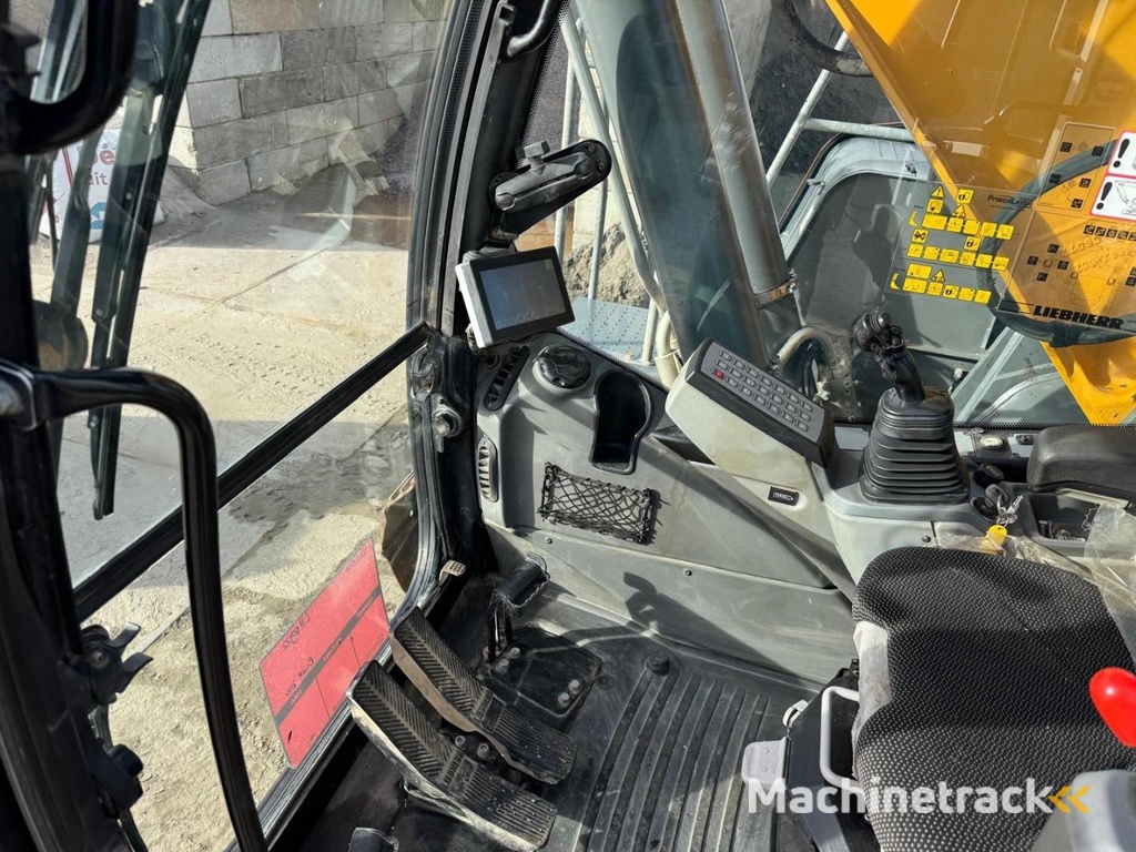 Liebherr R922 LC WW1200