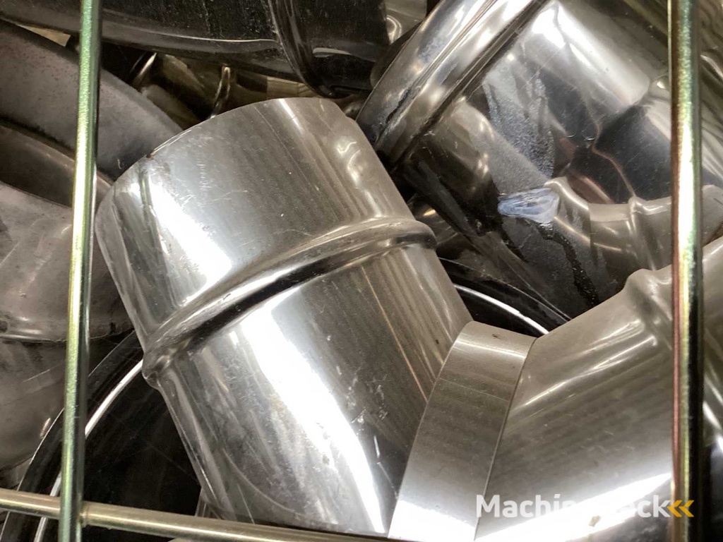 Roestvrijstalen beslag in metalen mand