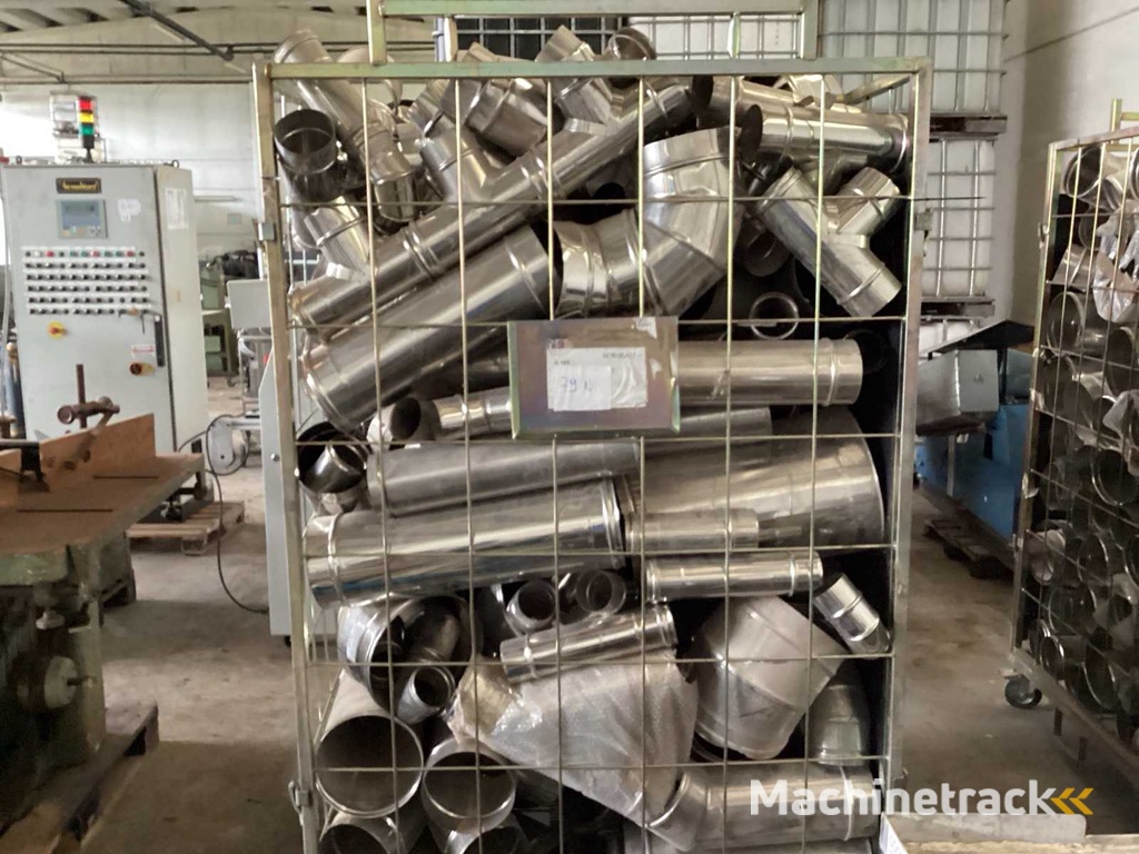 Roestvrijstalen beslag in metalen mand