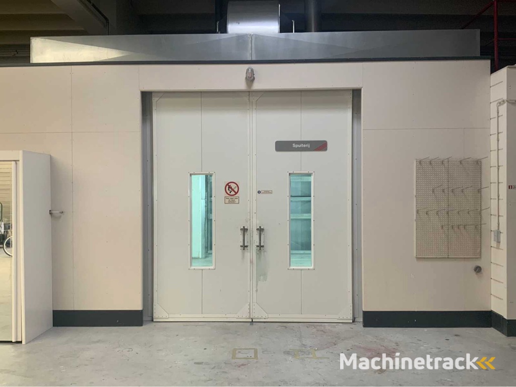 2004 Soloan Prefab Spritzkabine mit Trockenraum und Schruppraum