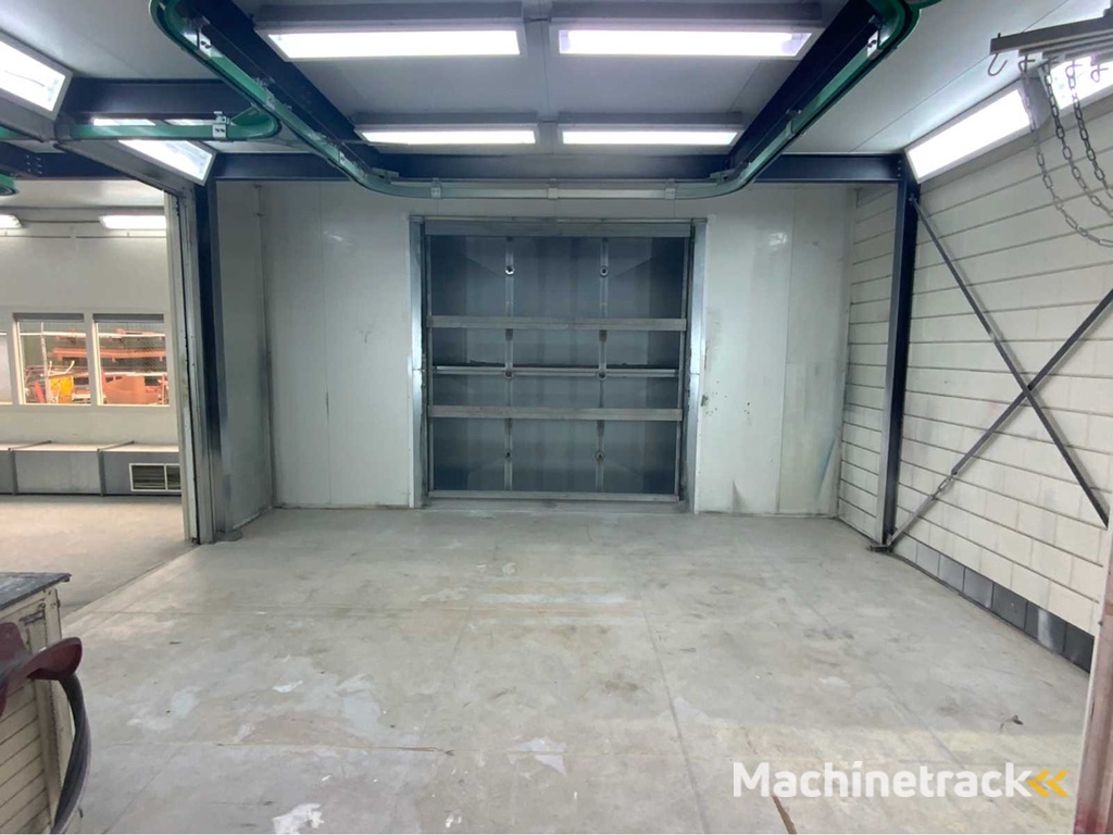 2004 Soloan Prefab Spritzkabine mit Trockenraum und Schruppraum