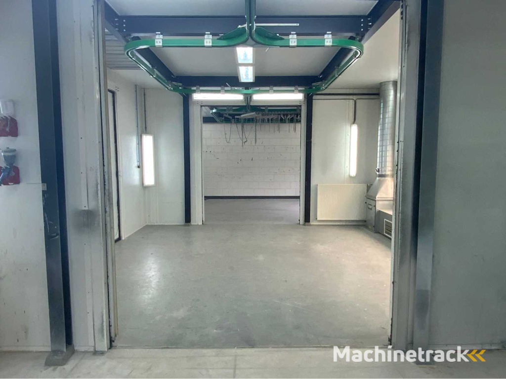 2004 Soloan Prefab Spritzkabine mit Trockenraum und Schruppraum