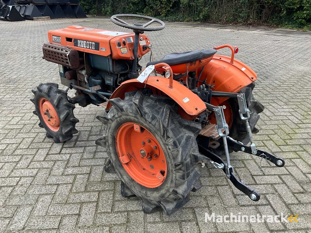 Kubota B7000 Minitractor