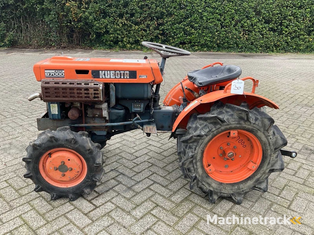 Kubota B7000 Minitractor