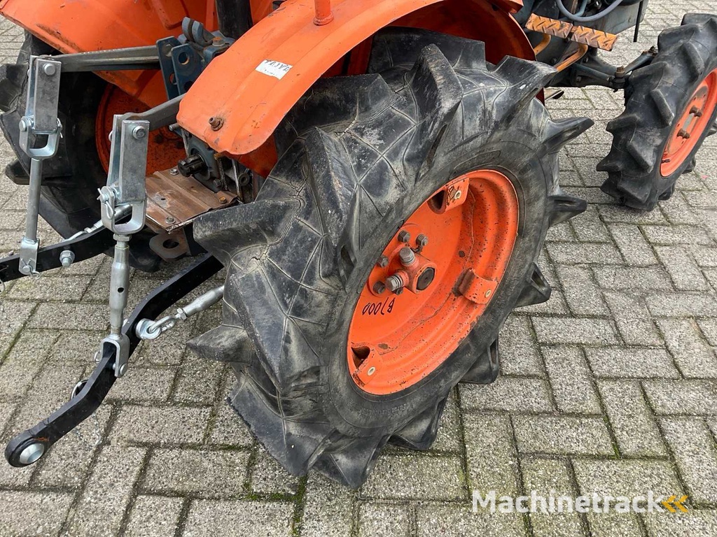 Kubota B7000 Minitractor