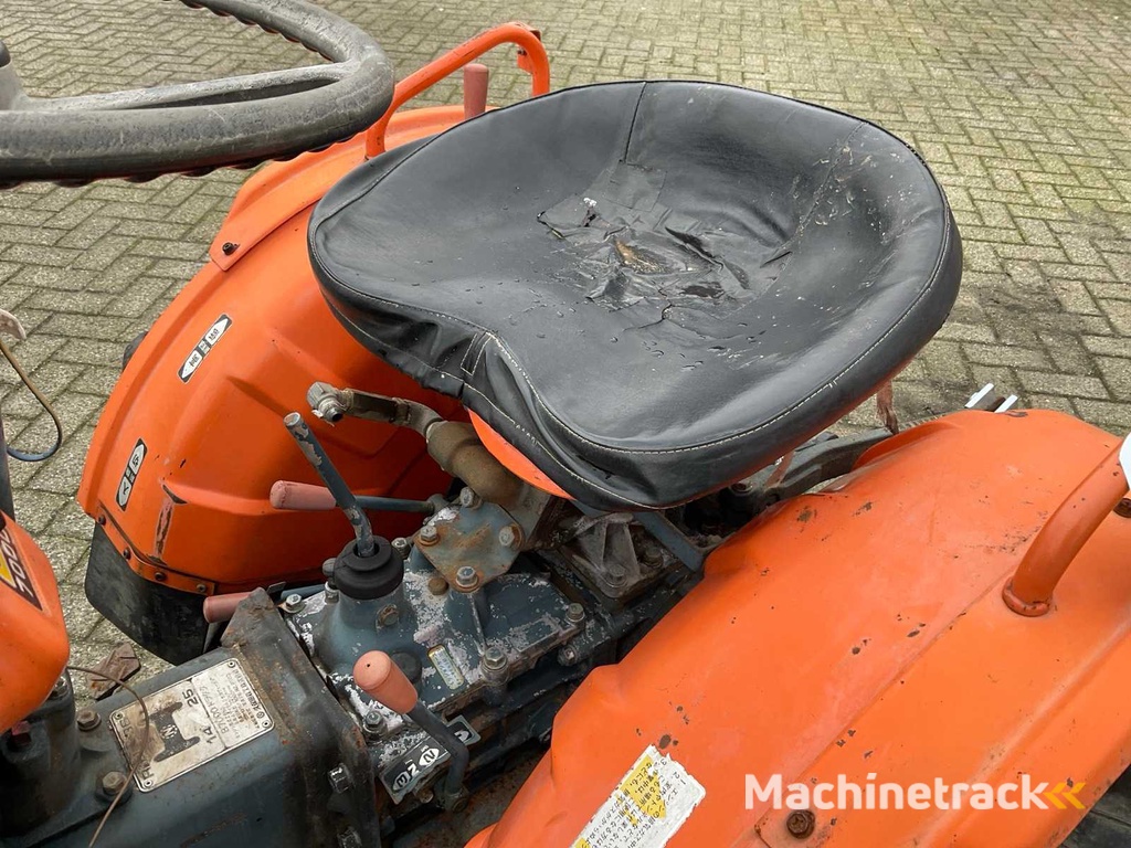 Kubota B7000 Minitractor