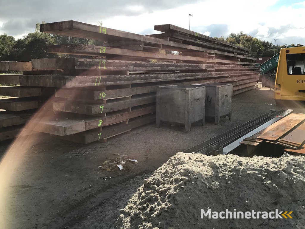 Wooden truss 18x120x1885cm