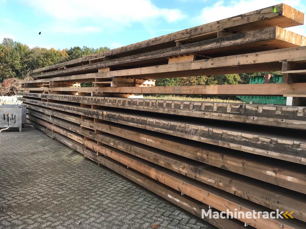 Wooden truss 18x120x1885cm