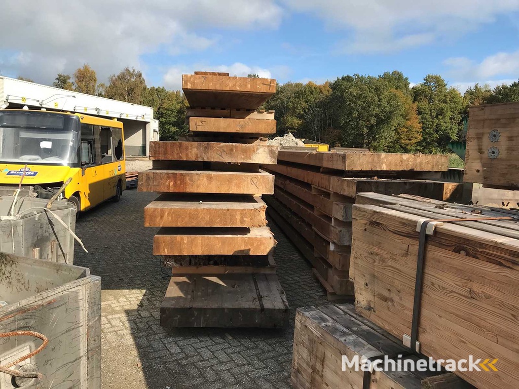 Wooden truss 18x120x1885cm