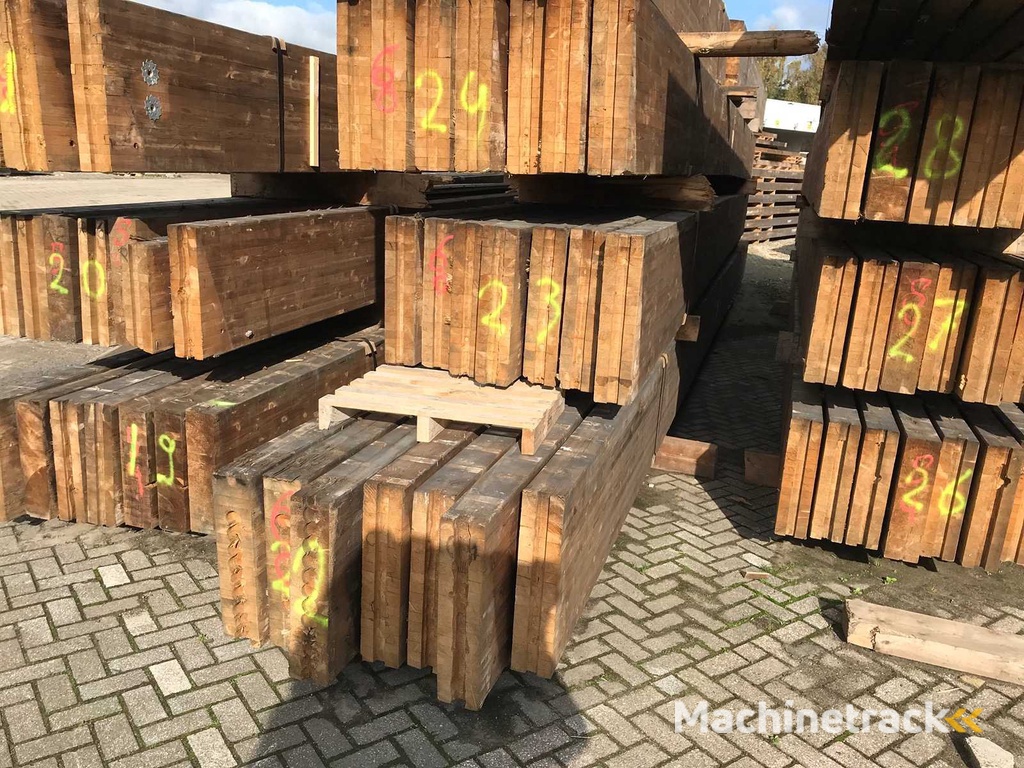 Wooden trusses 13.5x55x1060cm (6x)