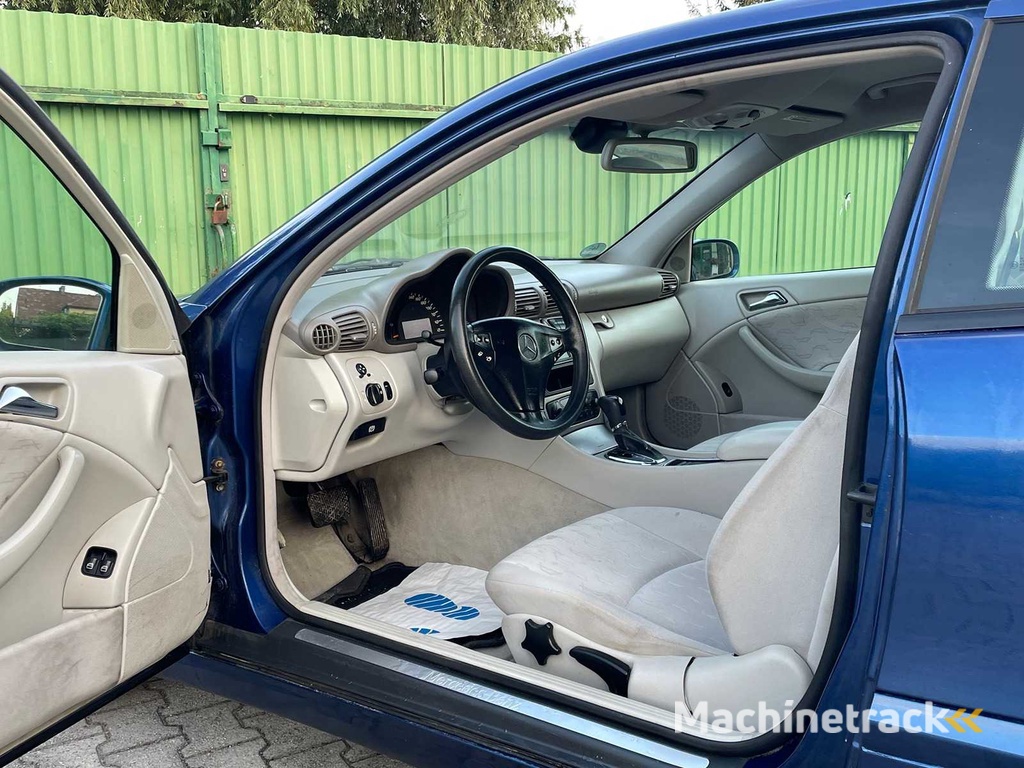Mercedes-Benz - C200K COUPE - Auto - 2001