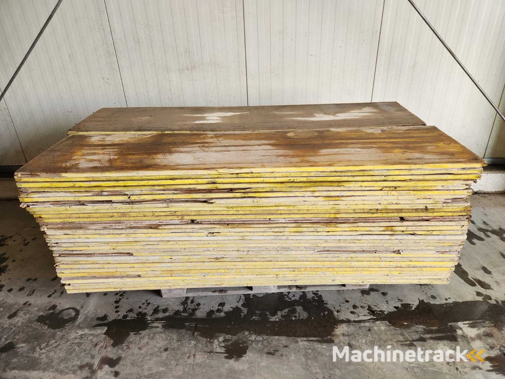 Lot of used formlining panels 2 × 0.5 m - 61 pieces - Phenolic Resin Multiplex