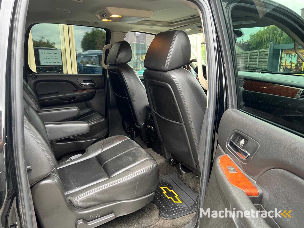 Chevrolet - - Suburban - Auto - 2009