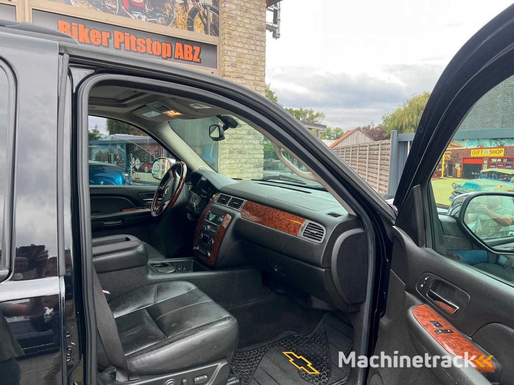 Chevrolet - - Suburban - Auto - 2009