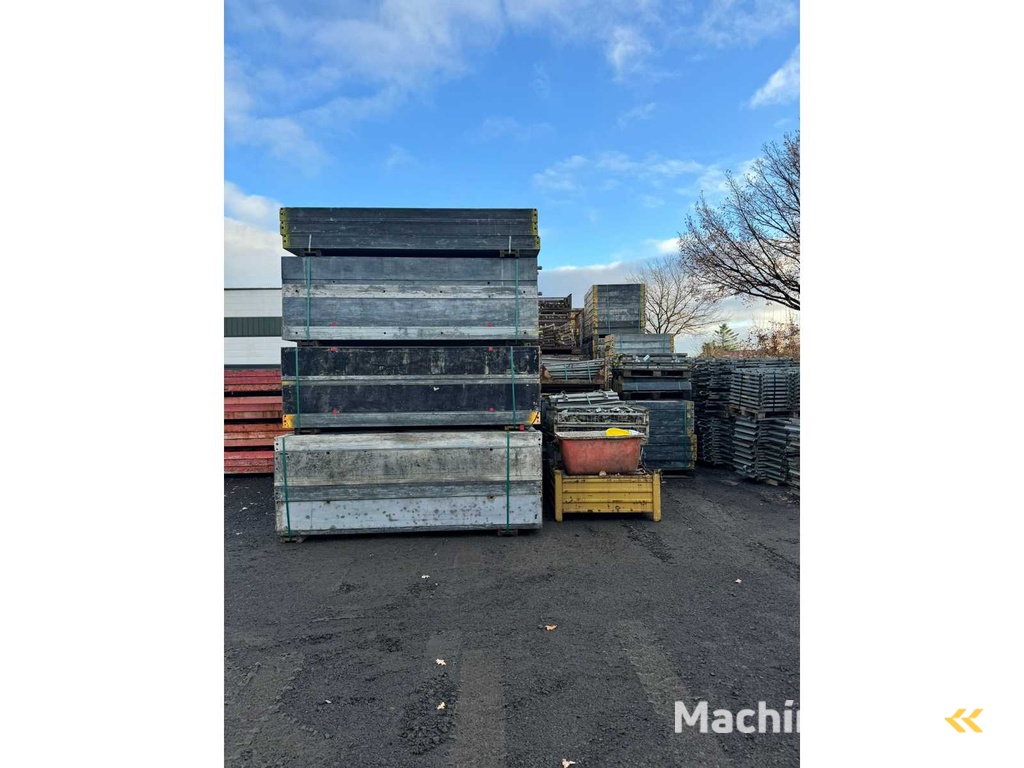 Hünnebeck MANTO Wandschalung – Komplettsystem 677 m² – mit Zubehör & Ersatzschalhaut – 63.000 kg