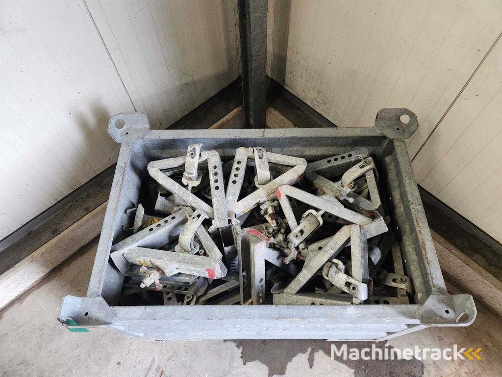 Doka Balkenzwingen – 33 Stück in Gitterbox – verzinkte Trägerzwingen für Schalung / Deckenrandschalung – gebraucht