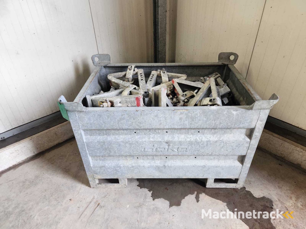 Doka Balkenzwingen – 33 Stück in Gitterbox – verzinkte Trägerzwingen für Schalung / Deckenrandschalung – gebraucht