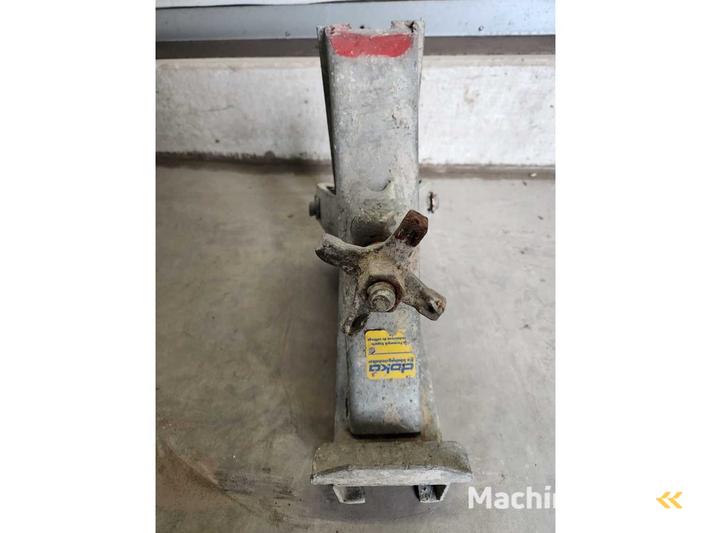 Doka Balkenzwingen – 33 Stück in Gitterbox – verzinkte Trägerzwingen für Schalung / Deckenrandschalung – gebraucht