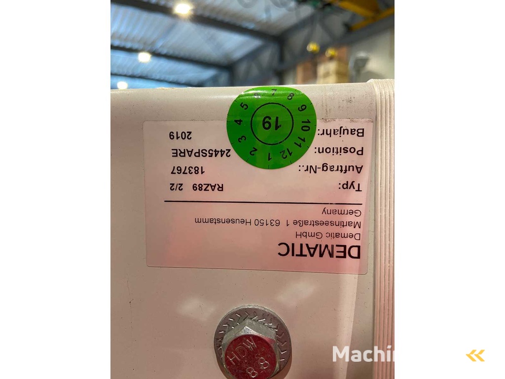 Dematic - 2019 - Roller conveyor and pallet chain