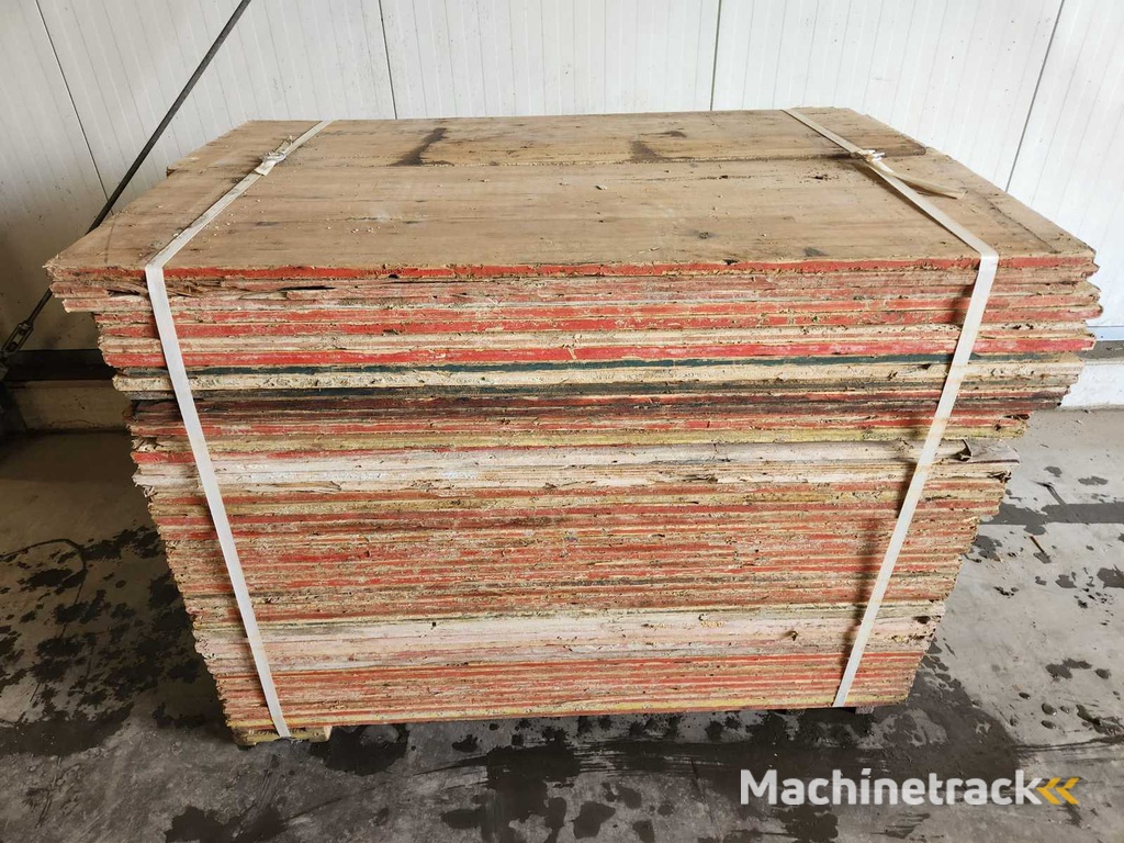 100x Wooden formwork planks/scaffolding planks 1.50x0.50m