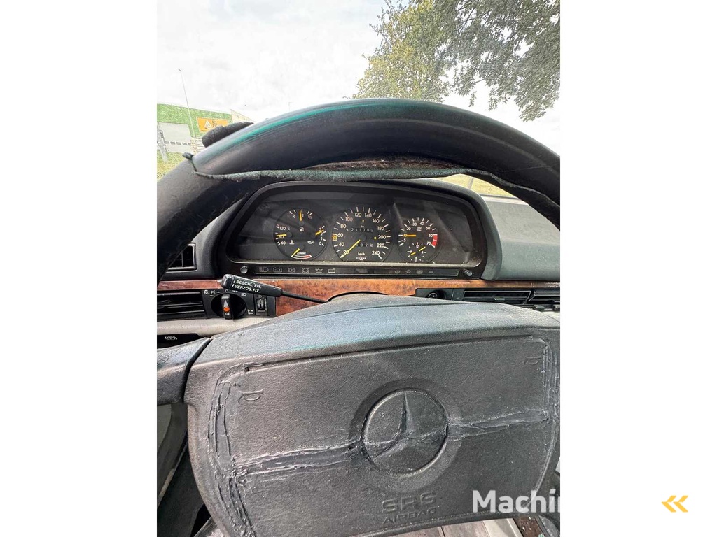 Mercedes - 420 SEC - Car - 1990