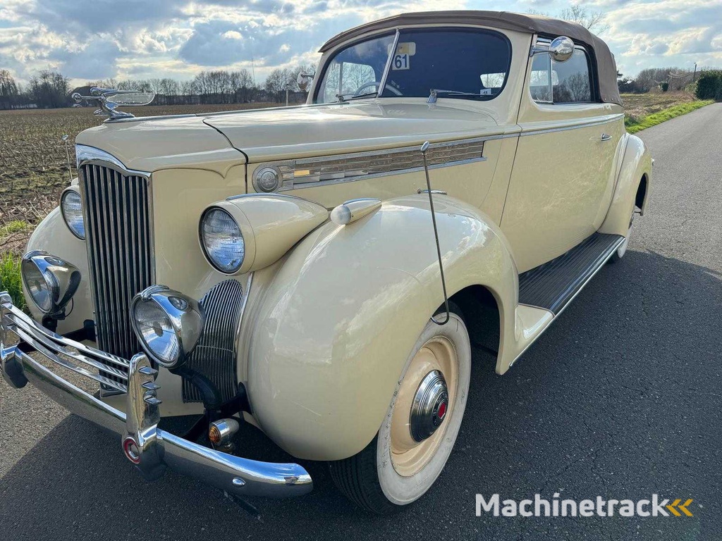 1939 Packard Cabrio - Classic Car