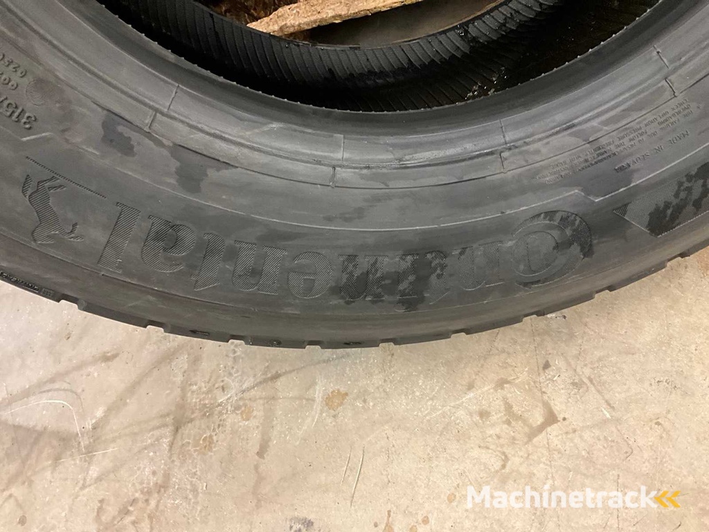 4x 315/60 R22.5 Continental Retread Vrachtwagenband
