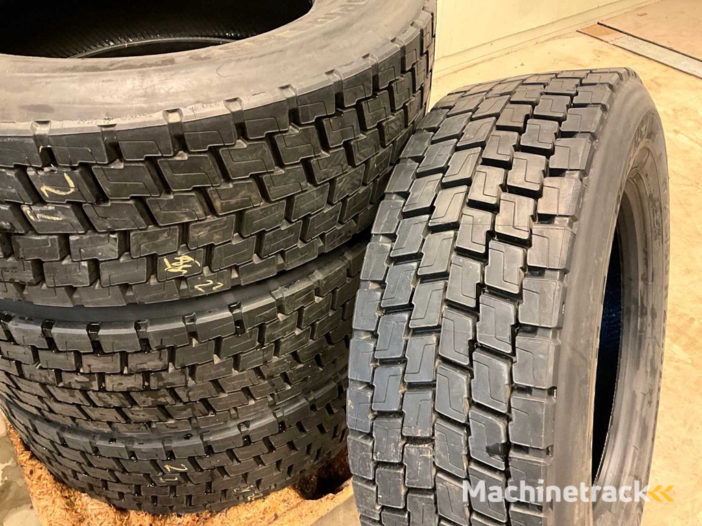 4x 315/60 R22.5 Continental Retread Vrachtwagenband