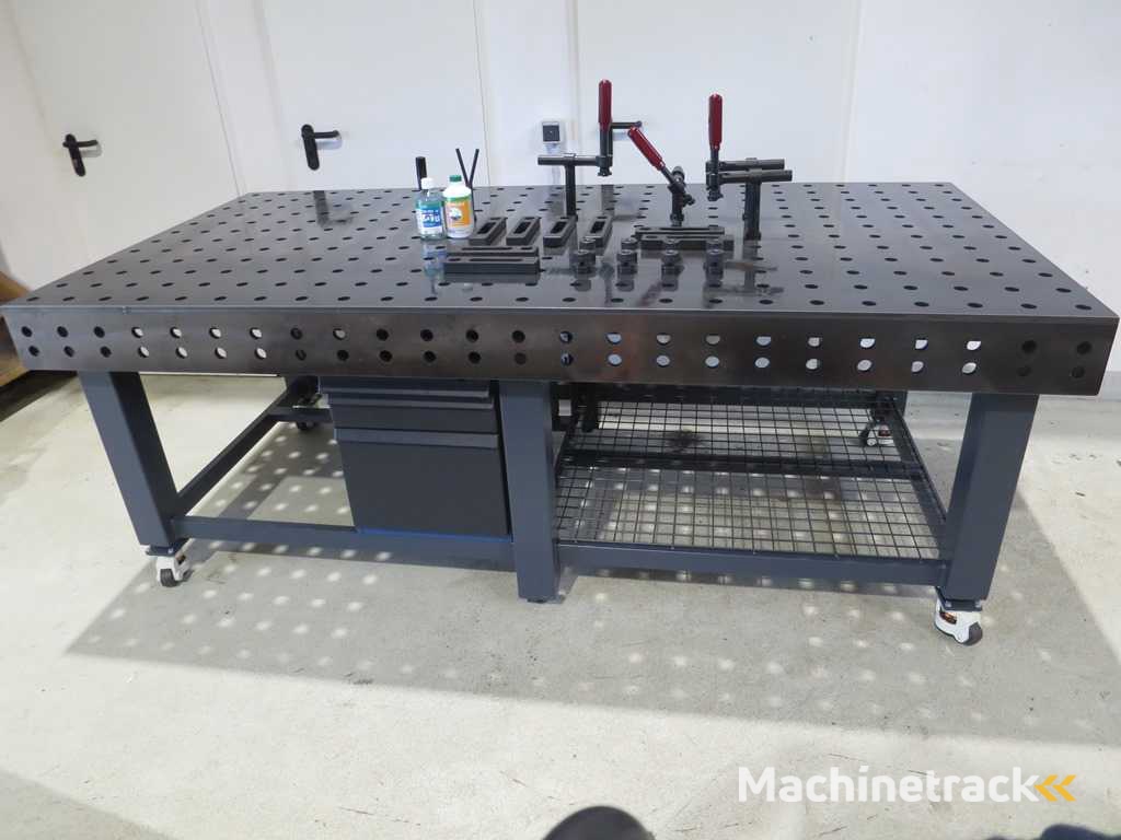 WMT P-2400 x 1200+ Lastafel / Geperforeerde tafel