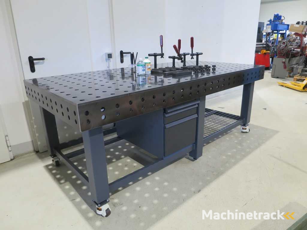 WMT P-2400 x 1200+ Lastafel / Geperforeerde tafel