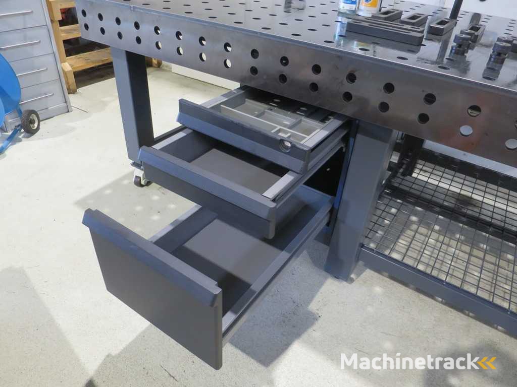 WMT P-2400 x 1200+ Lastafel / Geperforeerde tafel