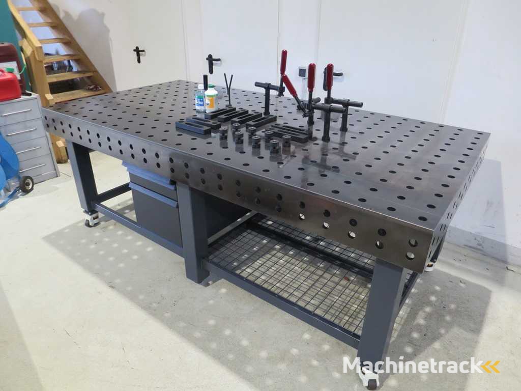 WMT P-2400 x 1200+ Lastafel / Geperforeerde tafel
