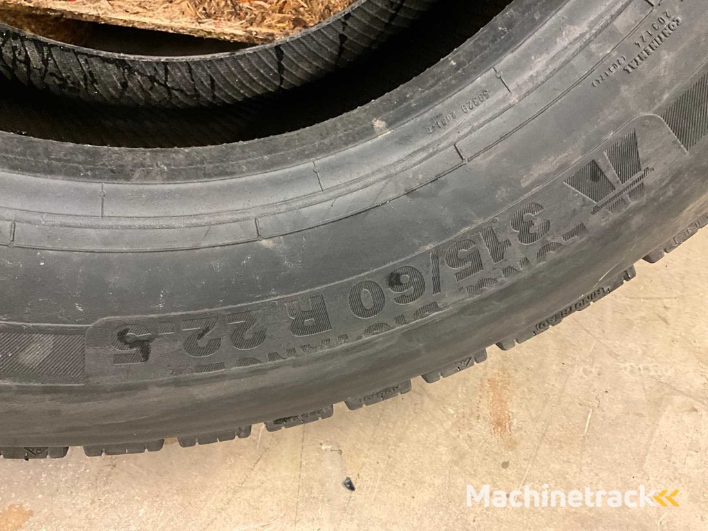 4x 315/60 R22.5 Retread Vrachtwagenband