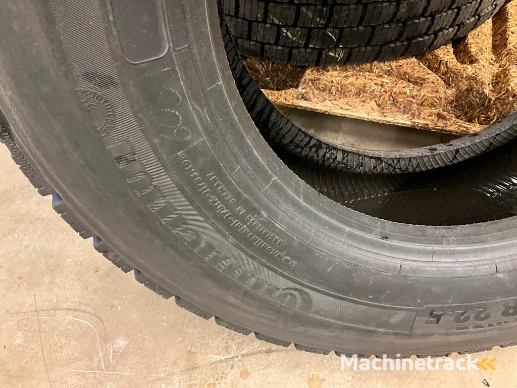 4x 315/60 R22.5 Retread Vrachtwagenband