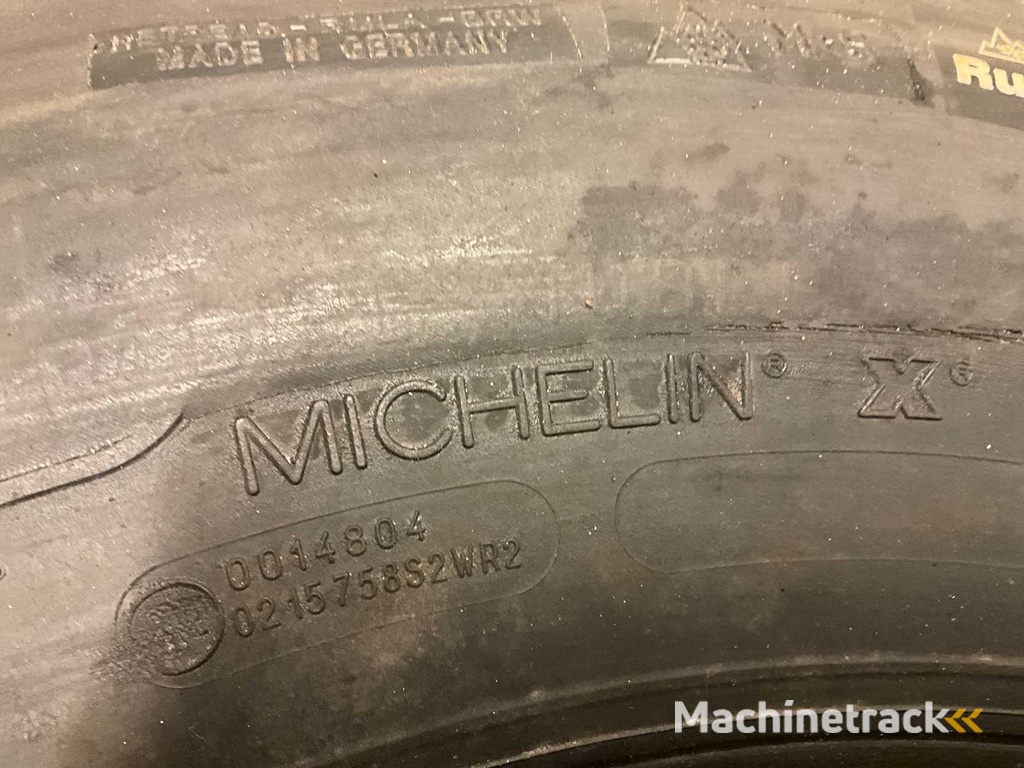 4x 315/60 R22.5 Retread Vrachtwagenband