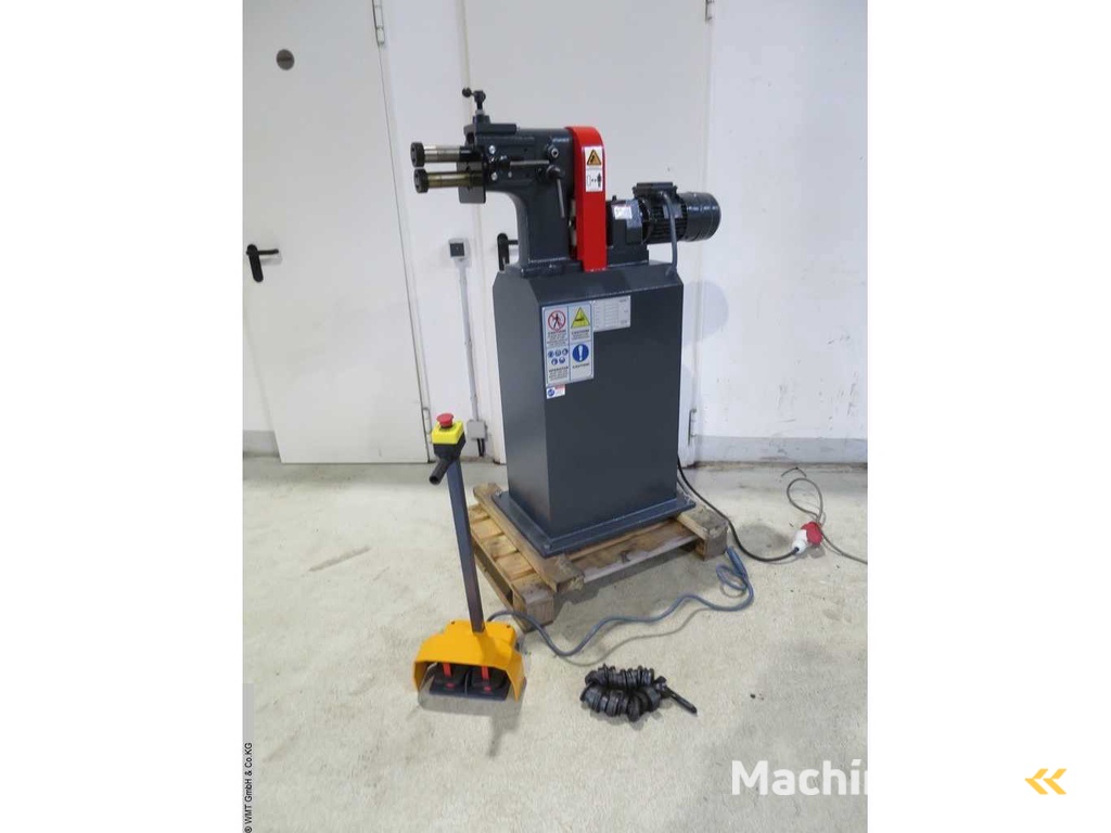 MEGEY BM-M-125 Kralen- en flensmachine